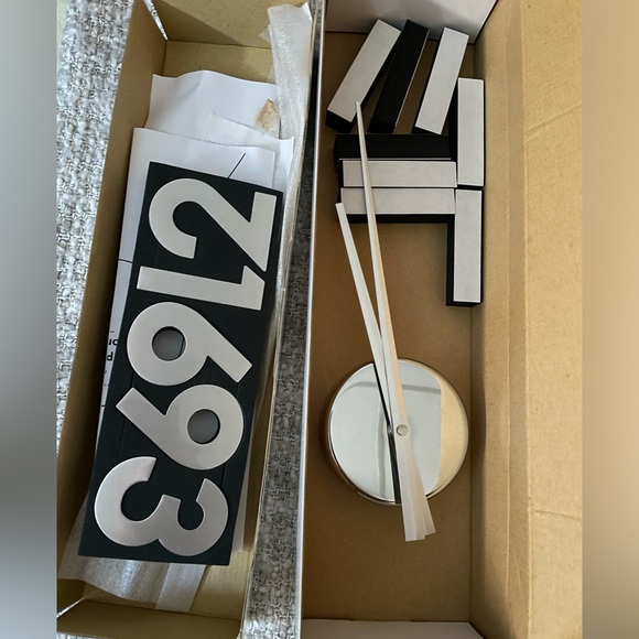 Wall stick clock - Picture 3 of 3